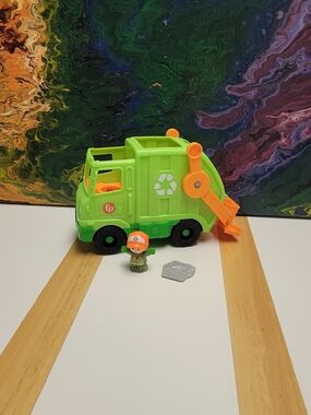 Fisher Price Little People Recycling Truck With Sounds.